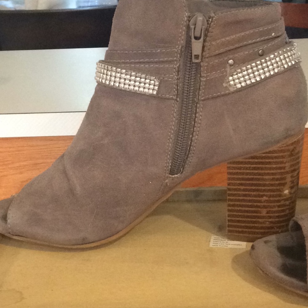 KOHLS BOOTS! - Picture 4 of 8